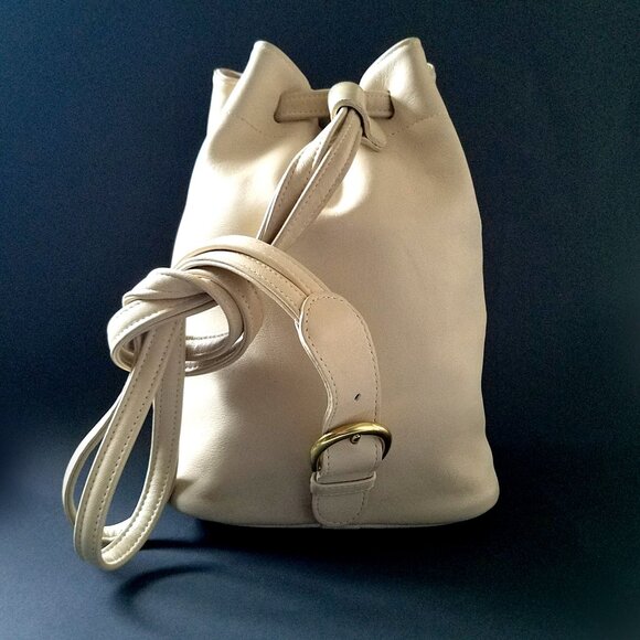 Vintage Coach Soho Bucket Drawstring Shoulder Backpack Cream Bag #4162 - Picture 2 of 8